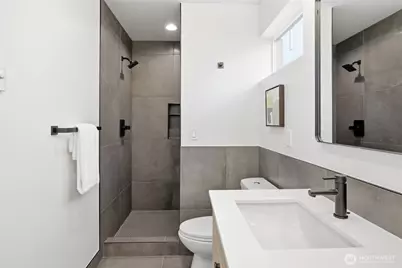 4517 35th Avenue S #A, Seattle, WA 98118 - Photo 17