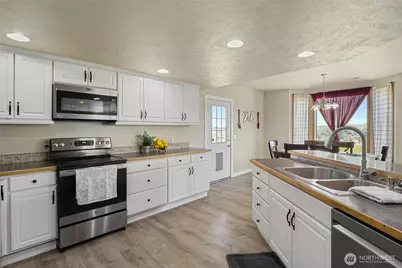 5621 Road J.4 NE, Moses Lake, WA 98837 - Photo 15