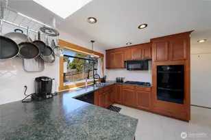 1225 SW Barrington Dr, Oak Harbor, WA 98277 - Photo 15