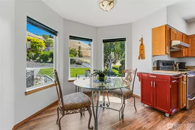 3870 Sunridge Ln, Wenatchee, WA 98801 - Photo 7
