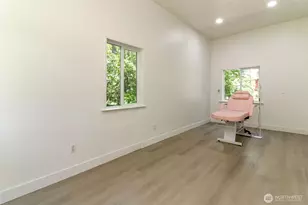 12524 Bingham Ave E, Tacoma, WA 98446 - Photo 17