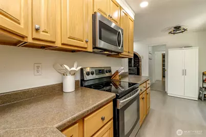 12524 Bingham Avenue E, Tacoma, WA 98446 - Photo 11