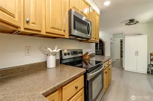12524 Bingham Ave E, Tacoma, WA 98446 - Photo 11