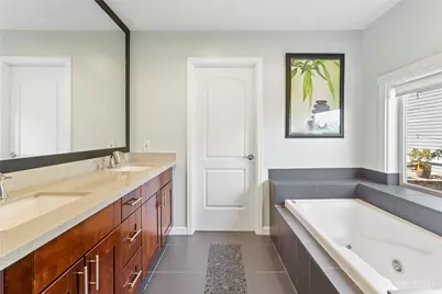 9844 Arrowsmith Avenue S, Seattle, WA 98118 - Photo 31