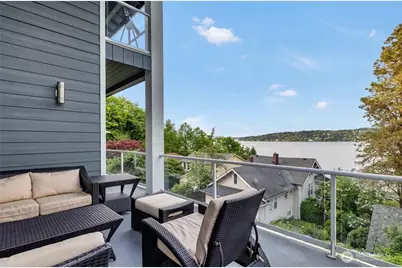 9844 Arrowsmith Avenue S, Seattle, WA 98118 - Photo 5