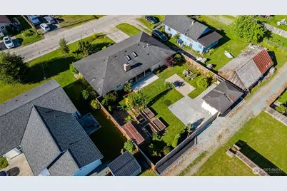 415 Sterling Street, Sedro Woolley, WA 98284 - Photo 3