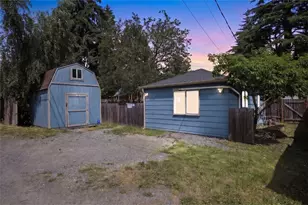 9745 Evanston Ave N, Seattle, WA 98103 - Photo 1