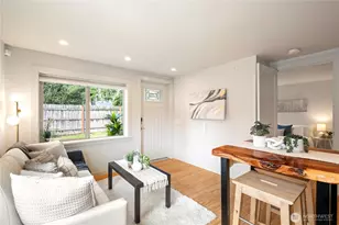 9745 Evanston Ave N, Seattle, WA 98103 - Photo 17