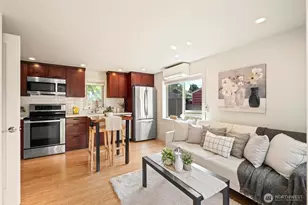 9745 Evanston Ave N, Seattle, WA 98103 - Photo 9