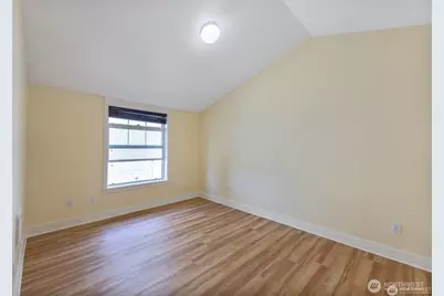 5033 12th Avenue NE #B, Seattle, WA 98105 - Photo 9