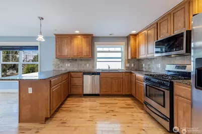 5033 12th Avenue NE #B, Seattle, WA 98105 - Photo 3