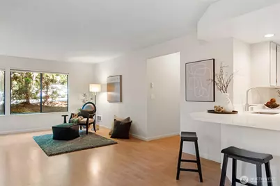 1354 Bellevue Way NE #3, Bellevue, WA 98004 - Photo 5