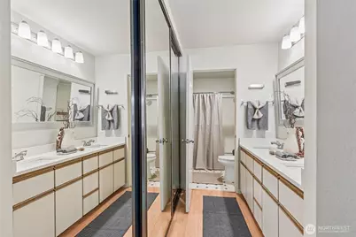 1354 Bellevue Way NE #3, Bellevue, WA 98004 - Photo 11