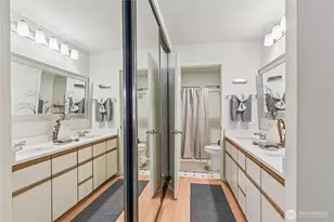 1354 Bellevue Way NE, Bellevue, WA 98004 - Photo 11