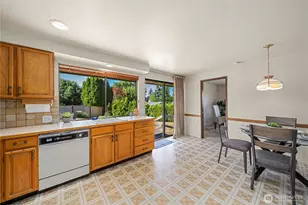 17326 NE 18th Pl, Bellevue, WA 98008 - Photo 15