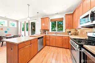 16021 35th Dr SE, Bothell, WA 98012 - Photo 13