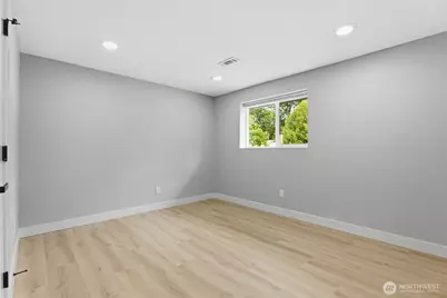 14402 Washington Avenue SW #4, Lakewood, WA 98498 - Photo 13