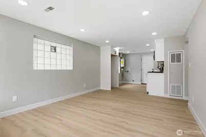 14402 Washington Avenue SW #4, Lakewood, WA 98498 - Photo 9