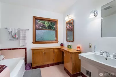 726 N 137th Street, Seattle, WA 98133 - Photo 11