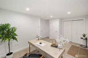 337 N 105th St, Seattle, WA 98133 - Photo 11