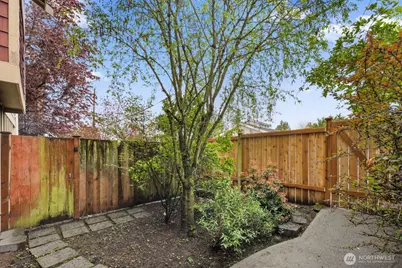 337 N 105th Street #A, Seattle, WA 98133 - Photo 25