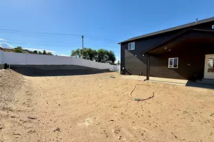 22 Benjamin Pl, Malaga, WA 98828 - Photo 35
