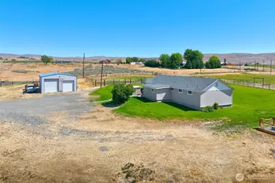 1240 W Huntzinger Road, Selah, WA 98942 - Photo 5