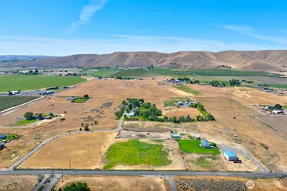 1240 W Huntzinger Road, Selah, WA 98942 - Photo 7