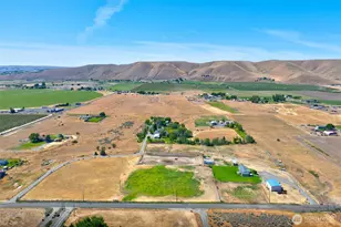 1240 W Huntzinger Rd, Selah, WA 98942 - Photo 7