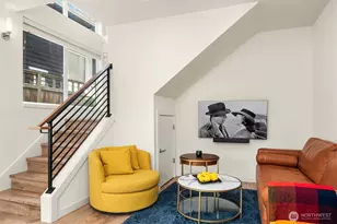 422 10th Ave E, Seattle, WA 98102 - Photo 3