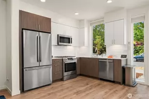 422 10th Ave E, Seattle, WA 98102 - Photo 7