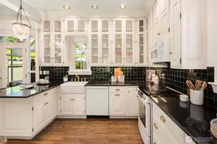 1906 10th Ave E, Seattle, WA 98102 - Photo 9