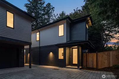 10166 NE 113th Place, Kirkland, WA 98033 - Photo 1
