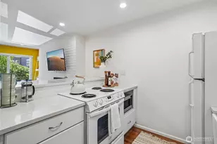 901 5th Ave N, Seattle, WA 98109 - Photo 7