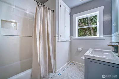 511 N 76th Street, Seattle, WA 98103 - Photo 17