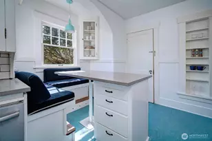 511 N 76th St, Seattle, WA 98103 - Photo 11