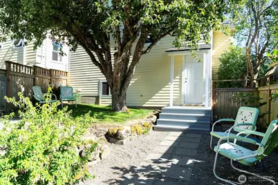 511 N 76th Street, Seattle, WA 98103 - Photo 23