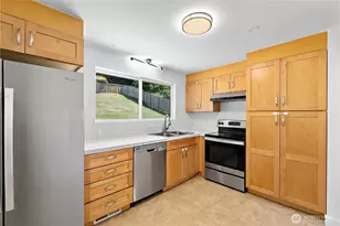 230 105th Ave SE, Bellevue, WA 98004 - Photo 9
