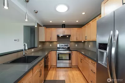 619 E Park Avenue, Port Angeles, WA 98362 - Photo 11