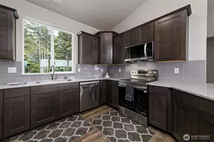 361 NE Southridge Dr, Belfair, WA 98528 - Photo 17
