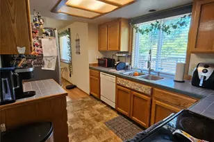 1327 S 88th St, Tacoma, WA 98444 - Photo 7