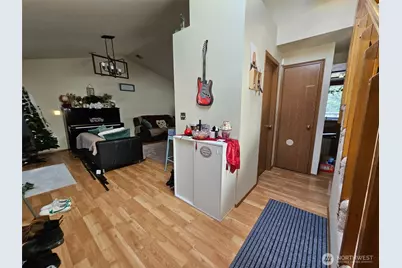 1327 S 88th Street, Tacoma, WA 98444 - Photo 3