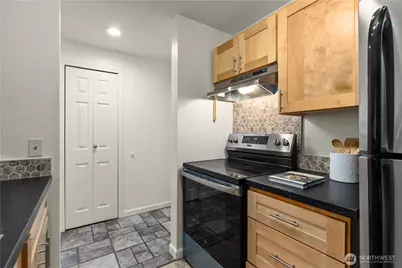 9484 Redmond-Woodinville Road NE #C-205, Redmond, WA 98052 - Photo 9