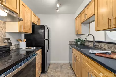 9484 Redmond-Woodinville Road NE #C-205, Redmond, WA 98052 - Photo 7