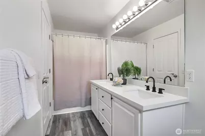 24240 SE 10th Place, Sammamish, WA 98075 - Photo 19