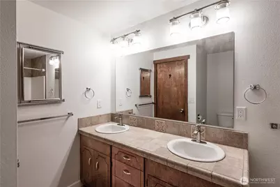 7102 48th Avenue E, Tacoma, WA 98443 - Photo 13