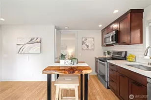 9745 Evanston Ave N, Seattle, WA 98103 - Photo 15