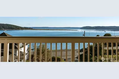 1199 SE 9th Avenue #304, Oak Harbor, WA 98277 - Photo 1