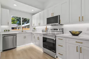 505 Burnett Ave S, Renton, WA 98057 - Photo 9