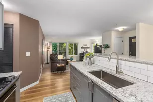 5501 Lakemont Blvd SE, Bellevue, WA 98006 - Photo 9